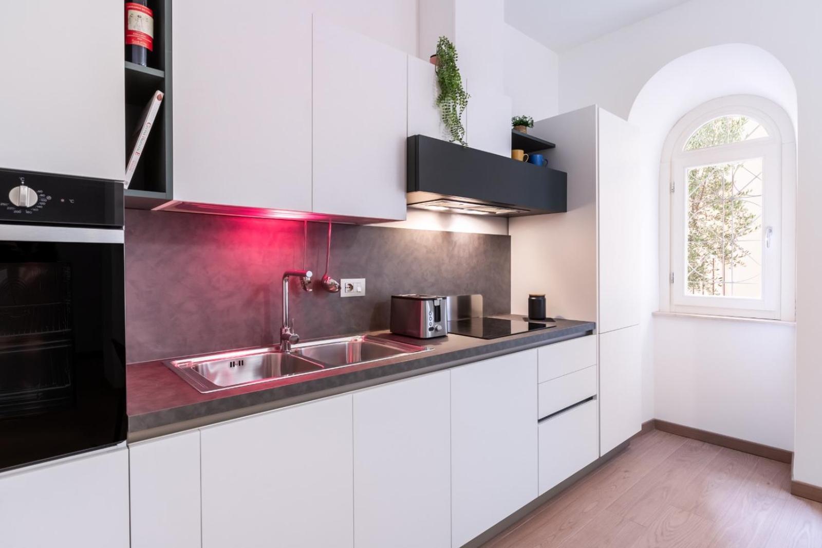 Exclusive In The Centre Of 103 Apartment